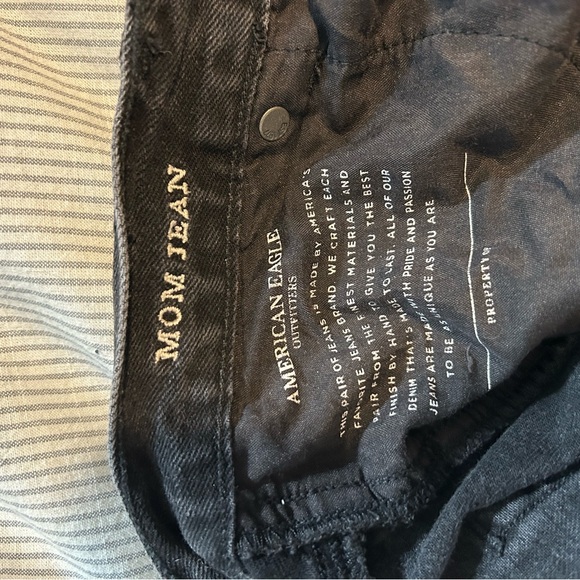 American Eagle Ripped Jeans - Picture 3 of 4